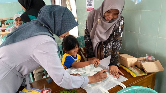 Sosialisasi dan Pelatihan Ecobrick dan Ecoprint 02