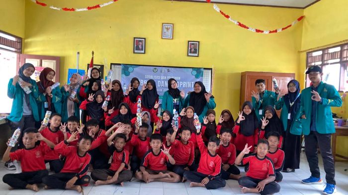 Sosialisasi dan Pelatihan Ecobrick di SD Negeri 3 Jatiluhur